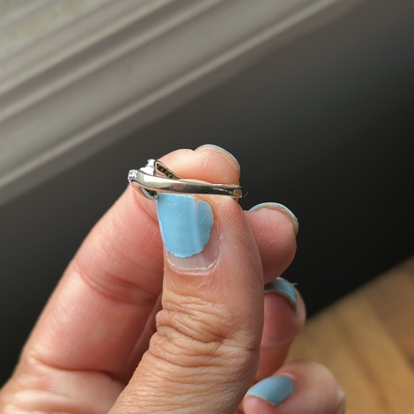 Diamond ring with side stones, white gold - Picture 7 of 8